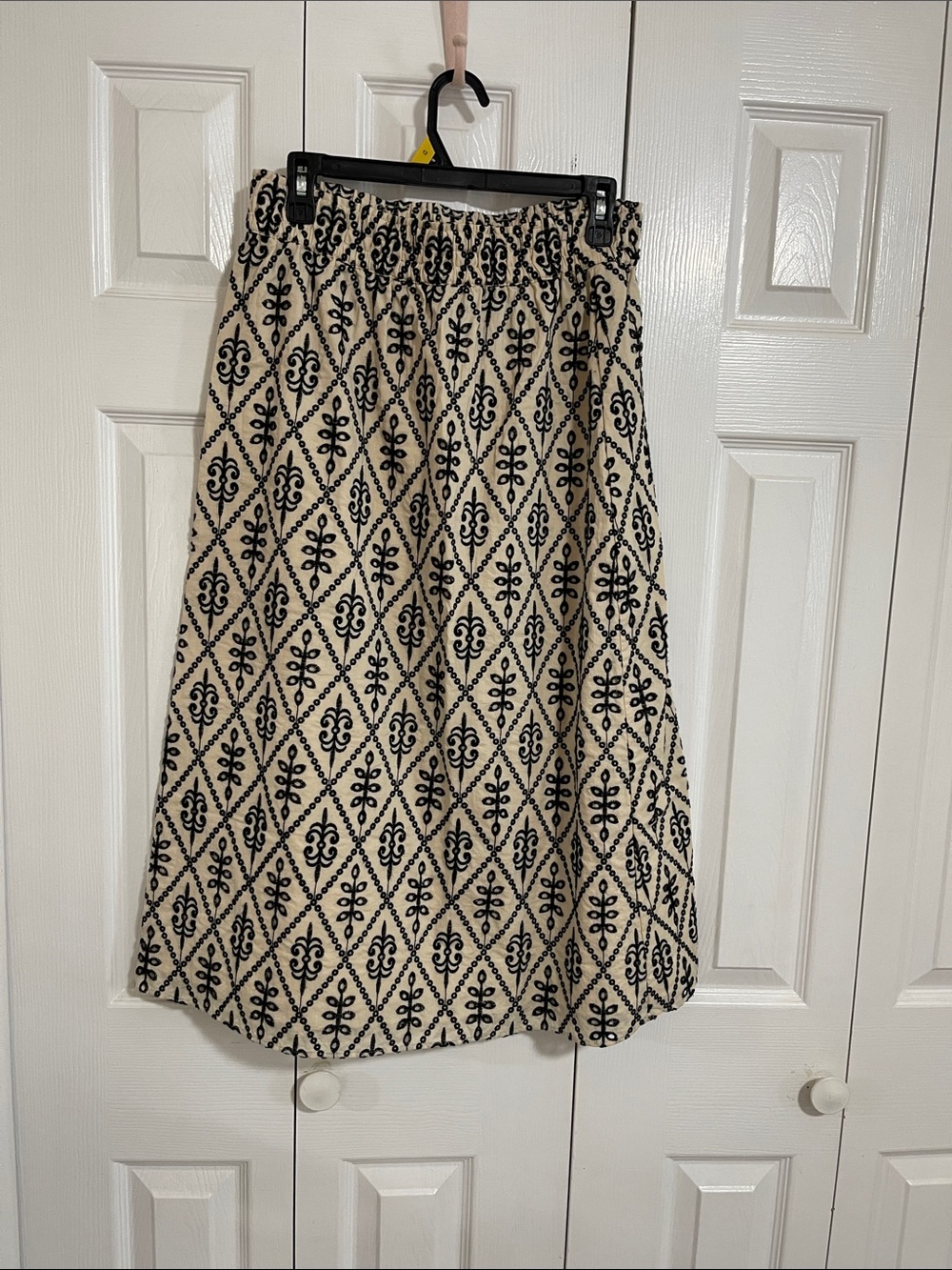 Ann Taylor Factory Black & Cream Patterned Midi Skirt